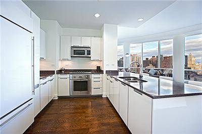*MIDTOWN EAST LUXURY 3 BEDROOM CONDO RENTAL* MASSIVE WRAP AROUND TERRACE* 