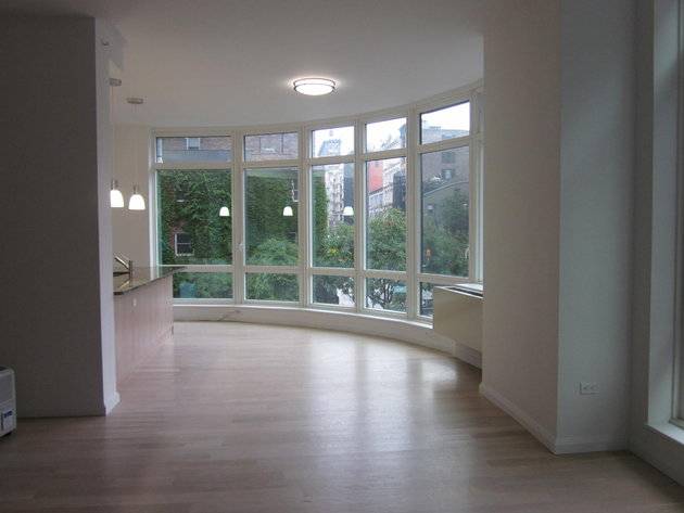 SOHO LOFT RENTAL; PRIME SOHO LOCATION, CONDO LEVEL FINISHES, HIGH CEILINGS, SPACIOUS & BRIGHT