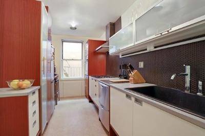 Chelsea renovated one bedroom