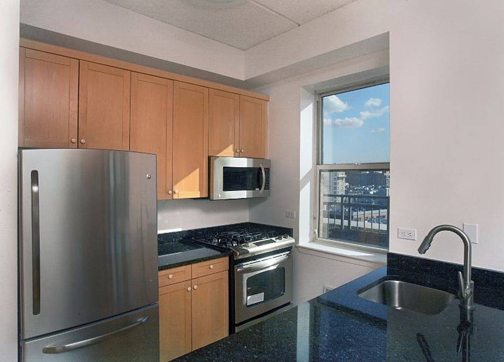 1 bedroom apartment SOHO  *Subways*Shopping*Food*Restaurant*