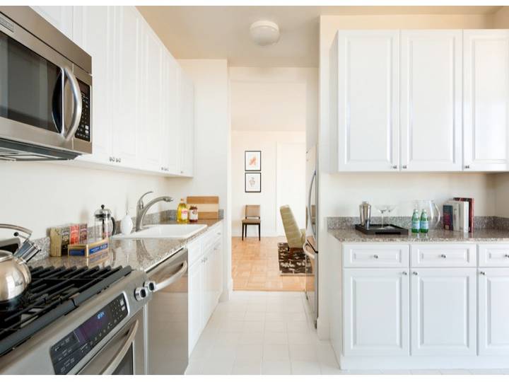 NO FEE 4 BRs 4 BAs breathtaking 2500 SF High FL NYC view from every room Pool Garage Upper East Side Top Schools Garage