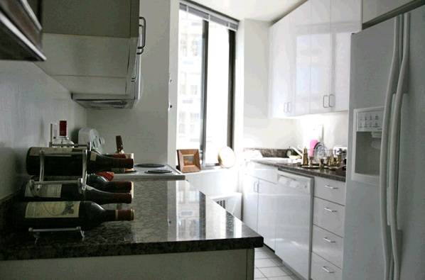 Fifth Avenue - Large 2 Bedroom / 2.5 bath - Central Park Partial Views - Upper East Side