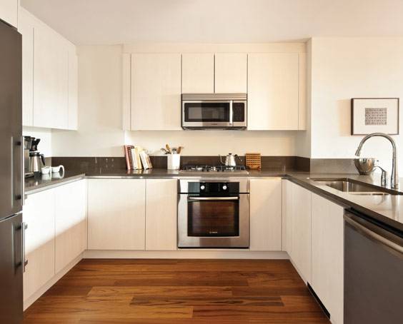Downtown Chic 1 Bedroom  with private outdoor space! 