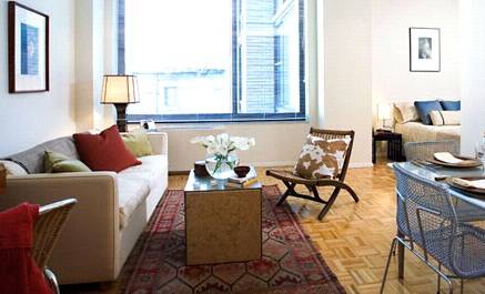 Corner 2BR/2BA with south/east exposure, high ceilings, breakfast bar in kitchen and washer/dryer in apartment.