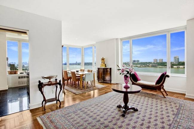 Corner 3 Bedroom with River Views at 220 Riverside Blvd