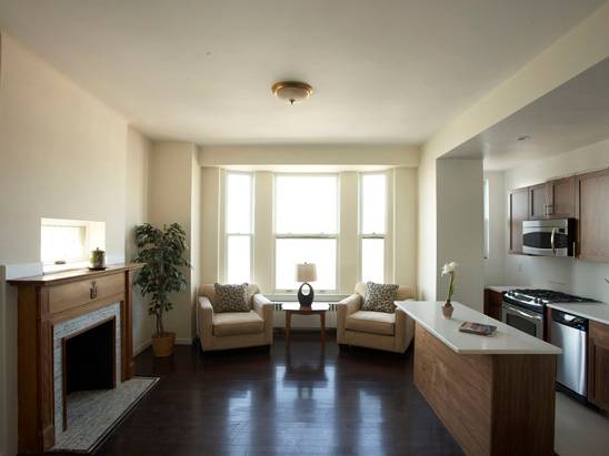Contemporary 2 Bed/2 Bath in the dynamic & thriving Brooklyn Heights $4,200/Month!