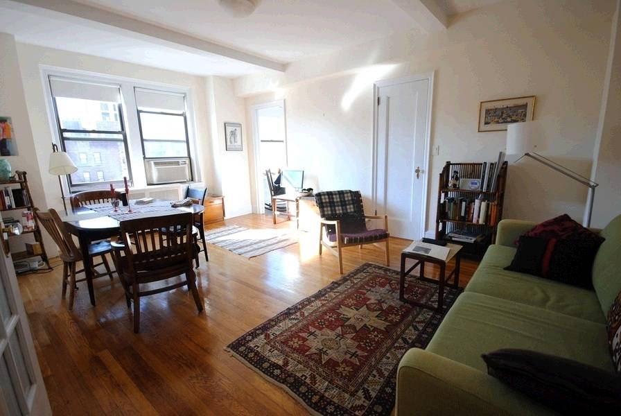 1BR in Gramercy || $3,095 (Reduced $50) || Great Closets || Beamed Ceilings