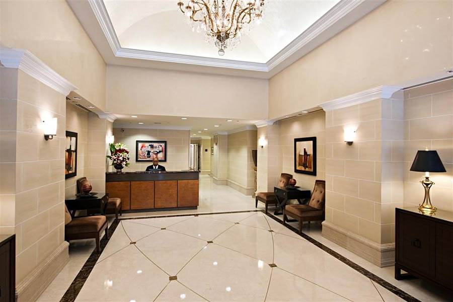 Flex 3 Bedroom Apartment For Rent in Luxury Doorman Building