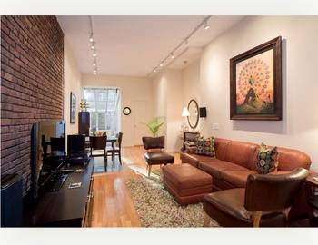 Fully furnished gorgeous Duplex Apartment with a private Garden
