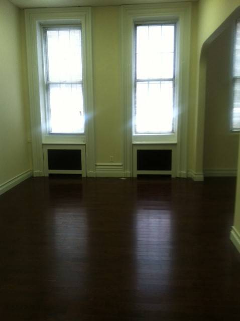 SUPER LARGE 2BR FLEX 3 AMPLE CLOSET SPACE SS KITCHEN ELEV/LAUNDRY PRIME CHELSEA