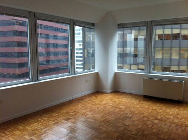 FINANCIAL DISTRICT LUXURY RENTALS; HUGE, BRIGHT ALCOVE STUDIO / CONVERTIBLE 1 BEDROOM; ONE OF THE BEST DEALS IN THE AREA!