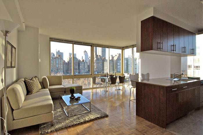 Roosevelt Island..Sprawling 3 Bedroom 2 Bathroom/Luxury Doorman Building..Swimming Pool/Concierge/Bike Room..