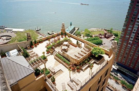 Exceptional Beauty 1 Bd Luxury Hi-Rise in FiDi !!!