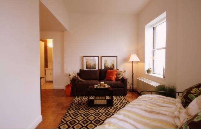 FINANCIAL DISTRICT; HUGE OPEN LOFT STUDIO - SOARING CEILINGS, HUGE WINDOWS - THE WORKS!