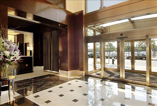 Spacious 2 Bedroom 2 Baths Condo with River Views Must See