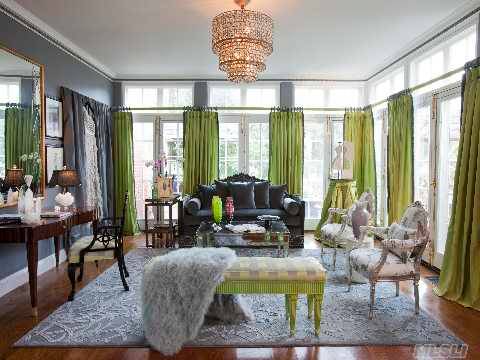 GATSBY ERA GRAND ESTATE ON GOLD COAST IN UPPER BROOKVILLE