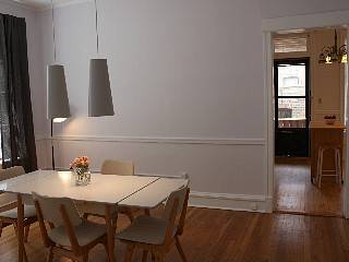 ** Upper West Side ** 87th st. 1 Bed 1 Bath. Beautiful Brownstone Apartment. High Ceilings. Tons Of Light. 