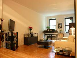 ~PRIME PRE-WAR ONE BEDROOM CONDO RENTAL~