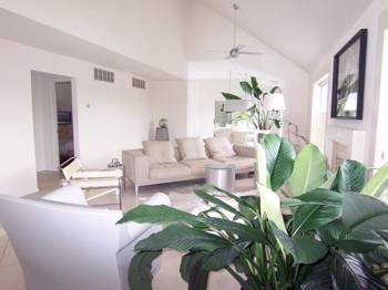 Sleek Contemporary in the Amagansett Dunes