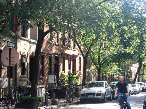 HEART OF GREENWICH VILLAGE! TOWHOUSE HOME STEPS TO ALL!