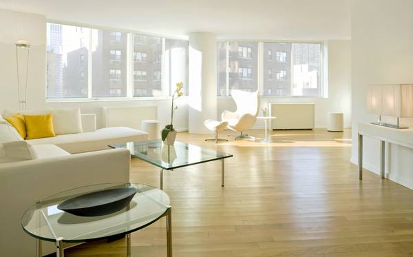 NO FEE  Elegant and Vast  Three Bedroom with Amenities in Desirable Sutton Place