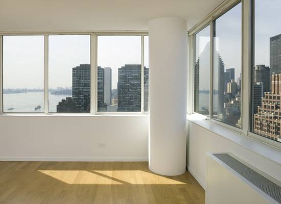 Sutton Place Executive 4BR in White Glove  Building
