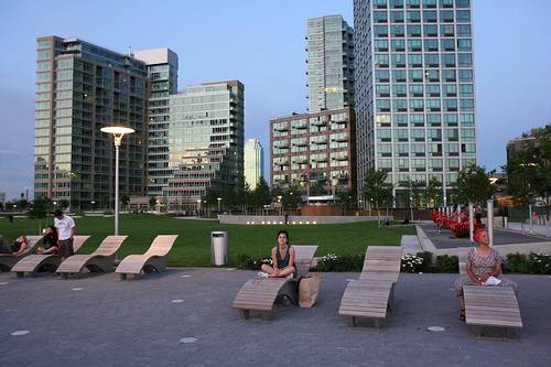 AMAZING RIVER AND CITY VIEWS1 MONTH FREE RENT$$ IN THIS **NO FEE** 1 BEDROOM