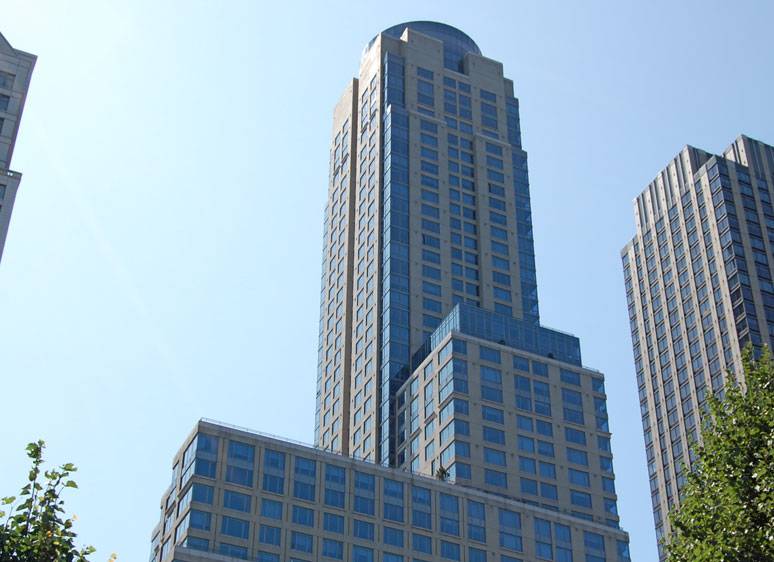 TRUMP CONDO APARTMENT. LOW PRICE. HIGH CEILINGS. LARGE.
