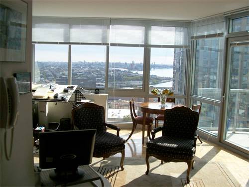 Large 1 bed with Terrace and Manhattan Views, Full Service Buidling