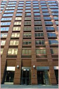 NO Broker Fee: Perfectly located studio in Midtown.A chance to live in Manhattan in budgeted price.