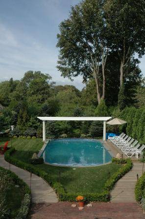 Post Modern Six Bedroom in East Hampton