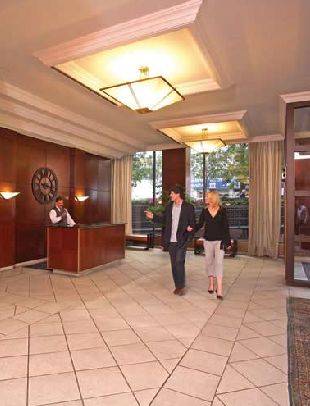 Flex 2 Bedroom / 1 Bath - Corner Unit - Southern Exposure - Doorman Building