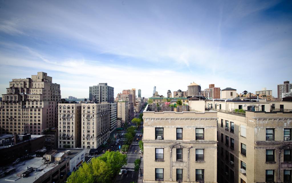 One of the Finest Upper West Side Studios!! Amenities + Amenities+ Amenities!! Renovated!! 24/7 Attended Lobby!!***NO FEE*** Call or Email NOW!!