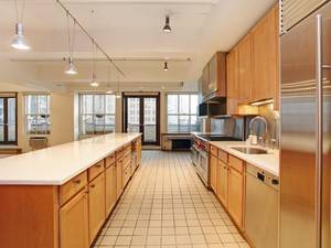 West Side Loft. 3 bed 3 bath. High Ceilings. Huge Windows.