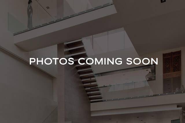 An enticing fusion of elegance and convenience await you in this beautifully renovated Upper East Side 1 bedroom with a SPRAWLING TERRACE approximately 320 square feet featuring custom outdoor furniture, ...
