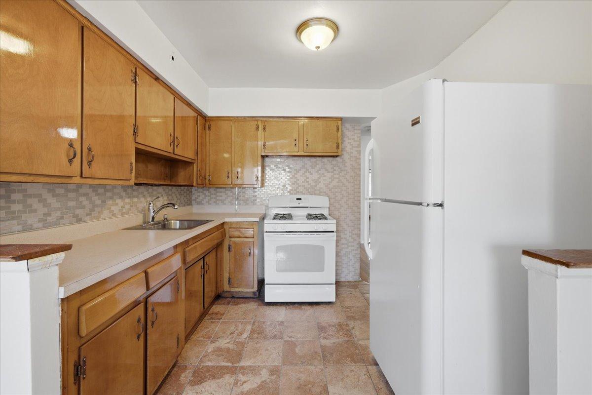 1058 East 211th Street Williamsbridge Bronx NY 10469