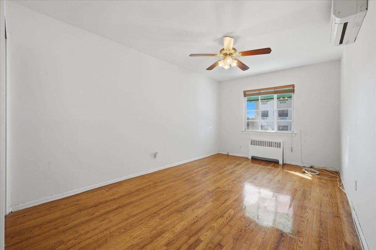 1058 East 211th Street Williamsbridge Bronx NY 10469