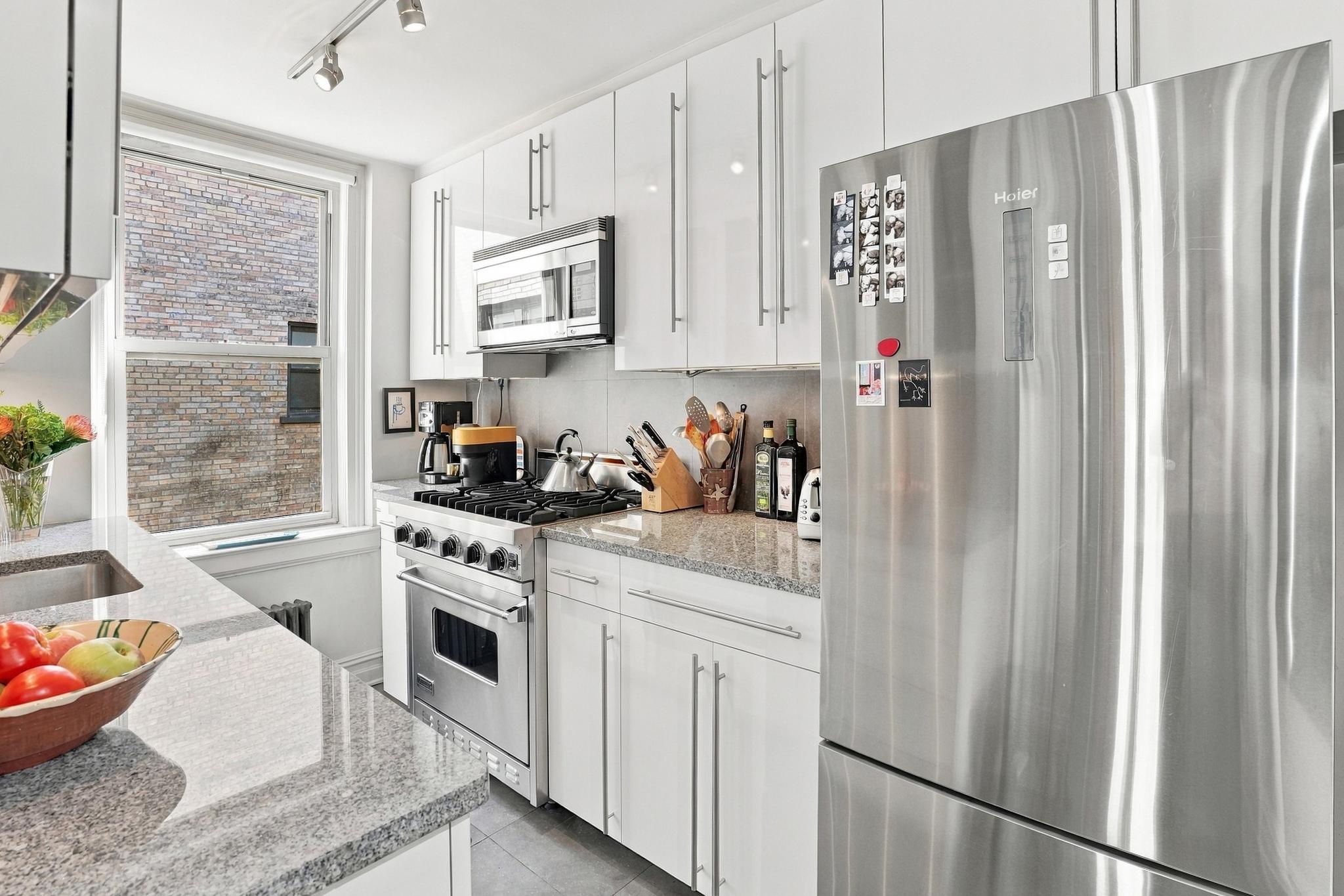 400 East 59th Street 16-D Sutton Place New York NY 10022
