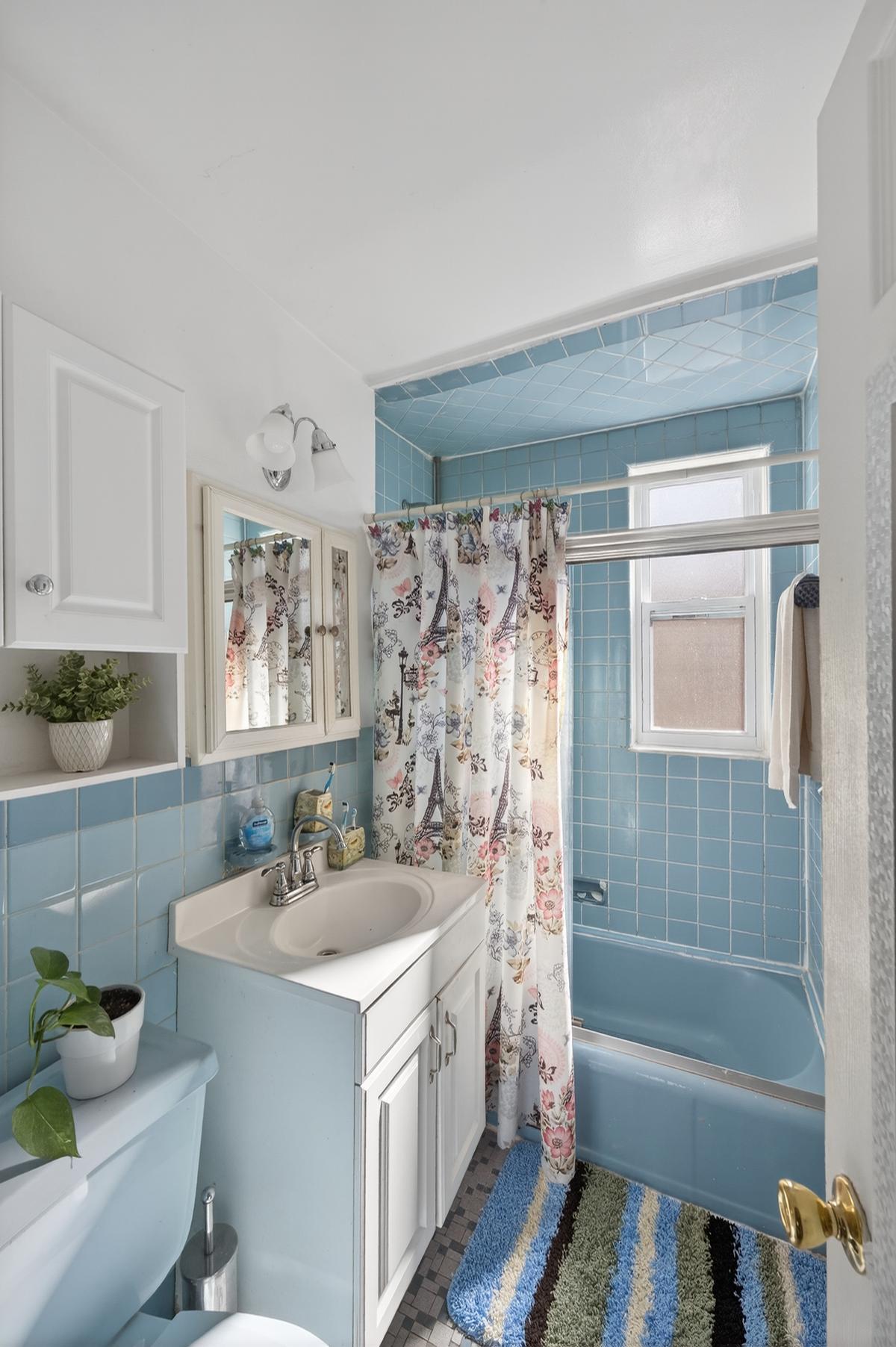 1st Floor Bathroom