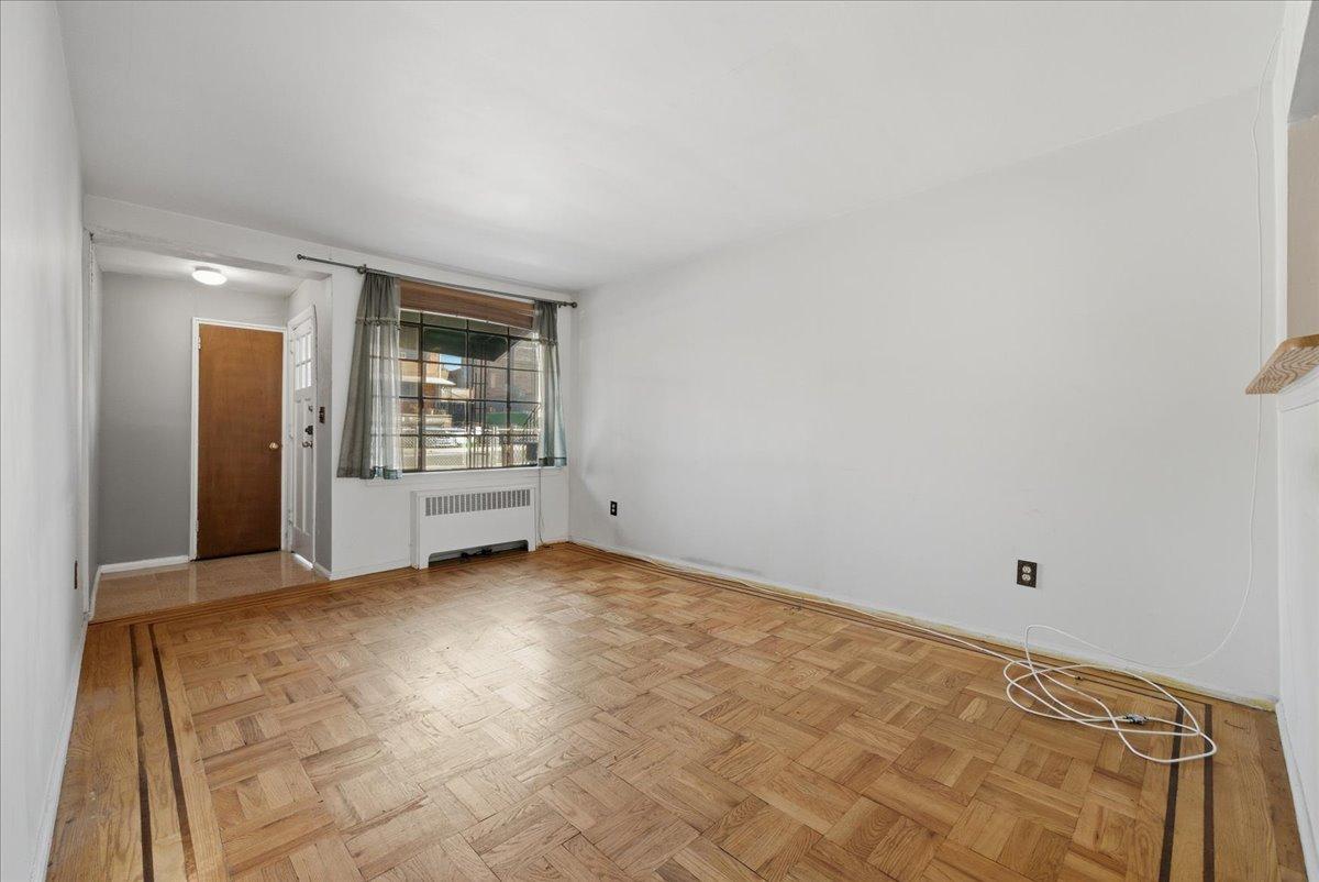 1058 East 211th Street Williamsbridge Bronx NY 10469