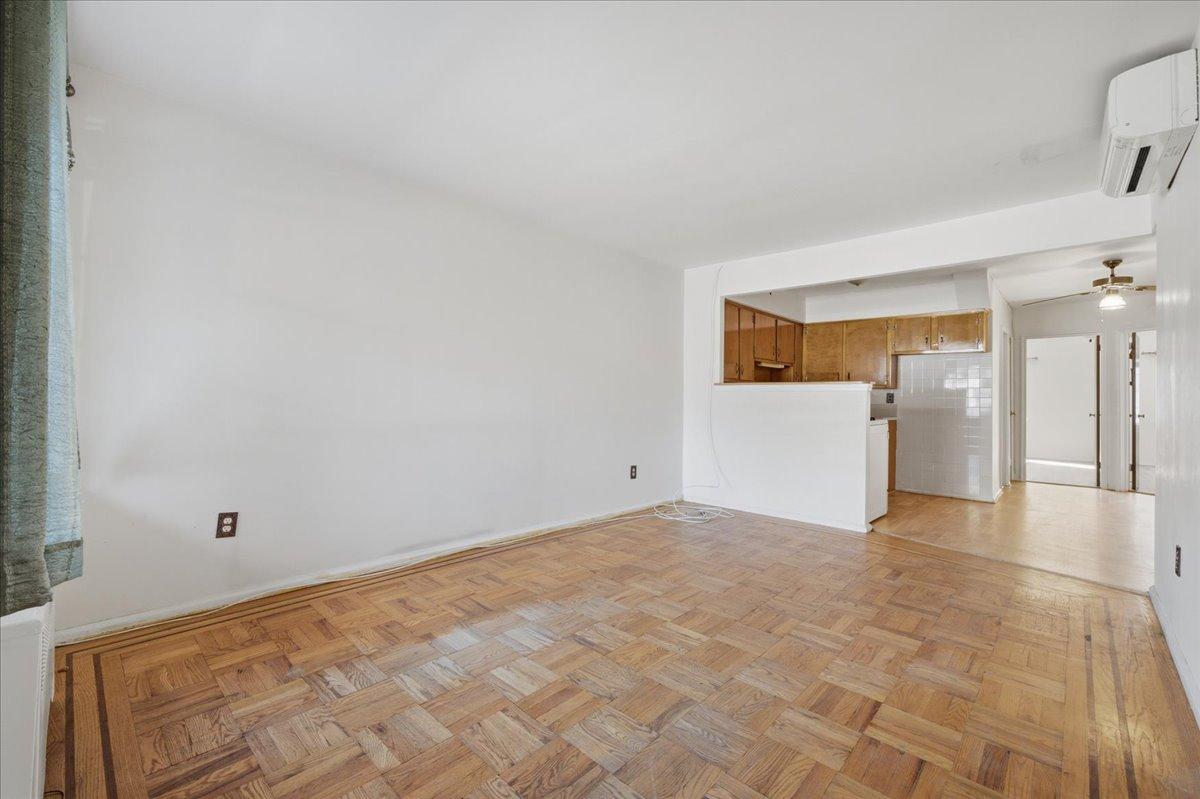 1058 East 211th Street Williamsbridge Bronx NY 10469