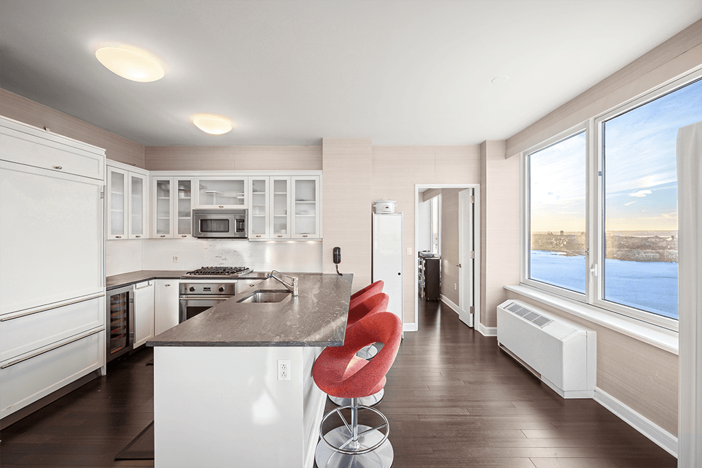 80 Riverside Blvd. PH-1B Lincoln Square New York NY 10069