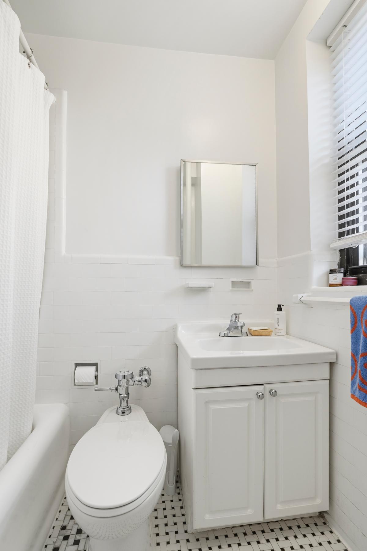 Windowed Bath