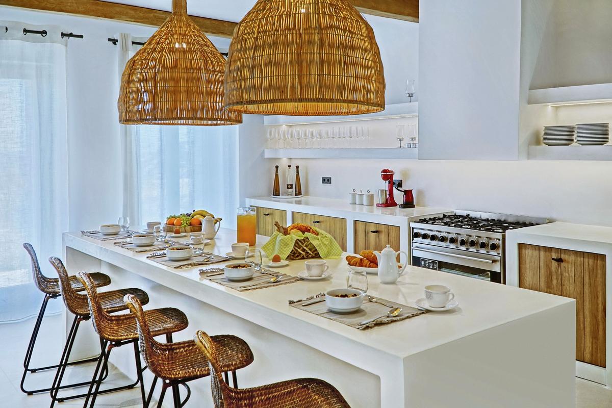 Panorama Estate Paros to rent in Paros - Dining area & Kitchen