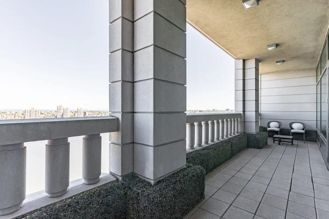 240 Riverside Blvd. PH-SUITE1 Lincoln Square New York NY 10069