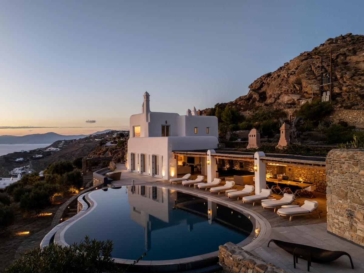 Villa Imperial to rent in Mykonos - Night view