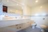 Guest Suite Ensuite Bath