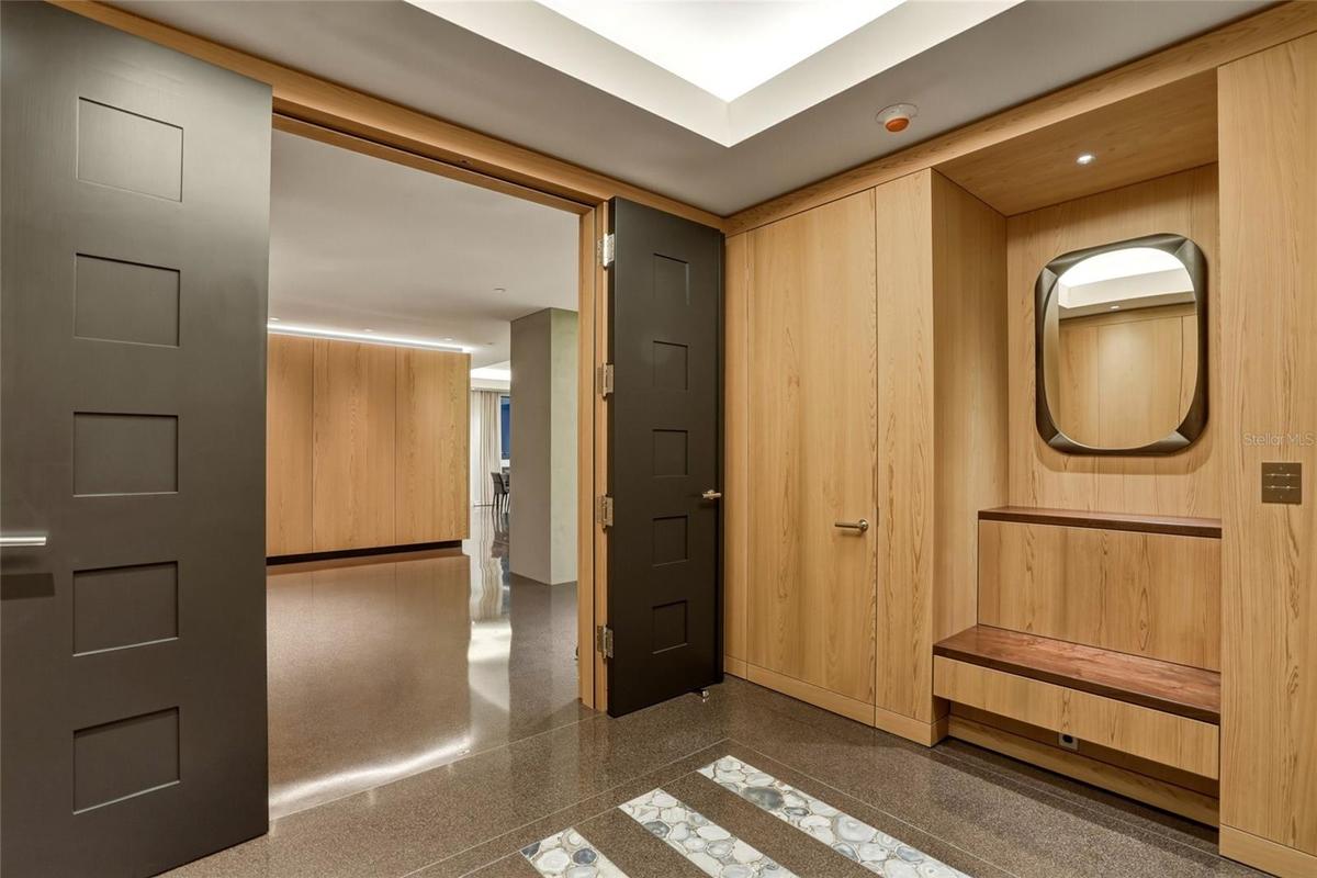 private foyer entry