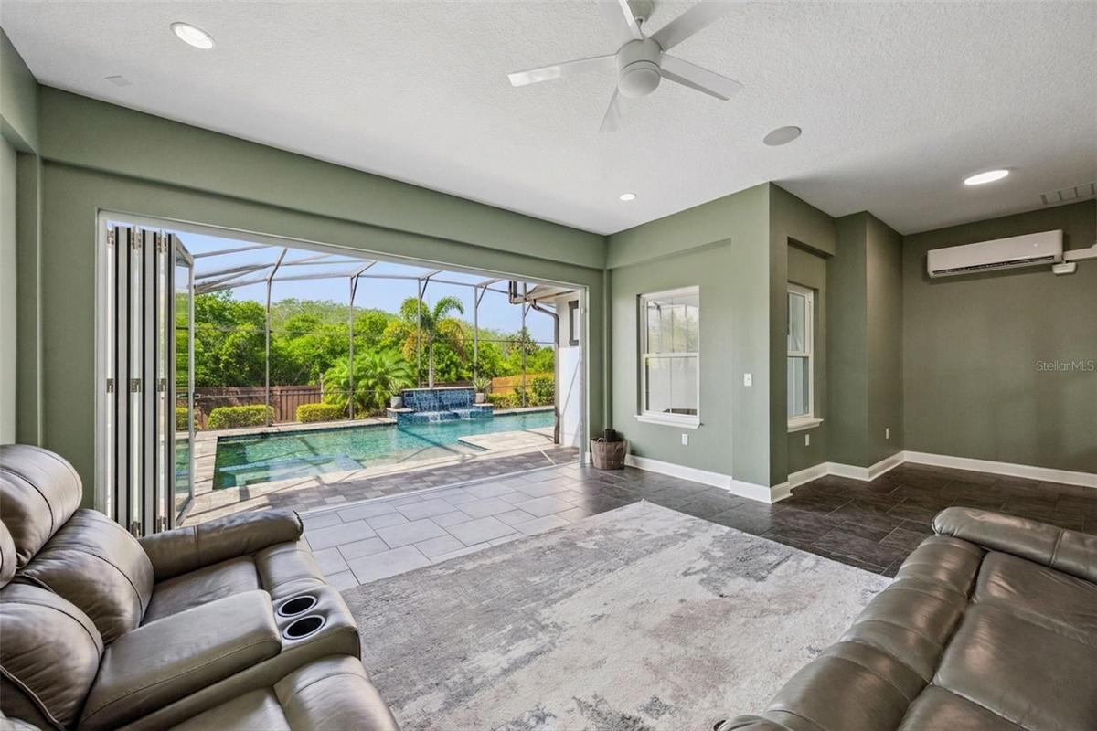 4 Season Flex Room with Accordian Glass Door