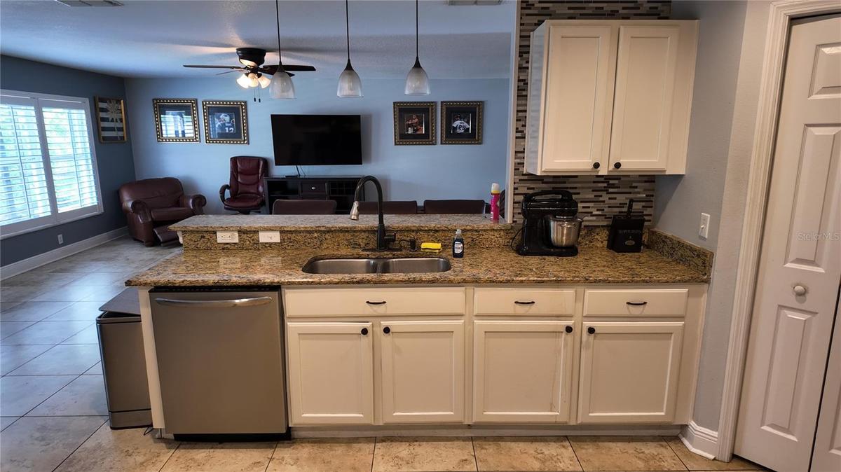 Kitchen Looking into Family Room